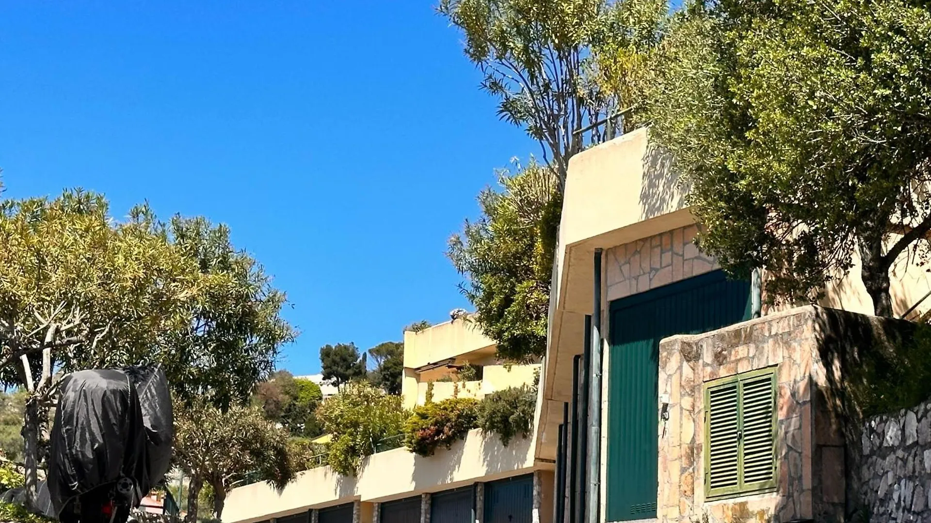 Phil House Out Finish Apartment Finale Ligure Italy